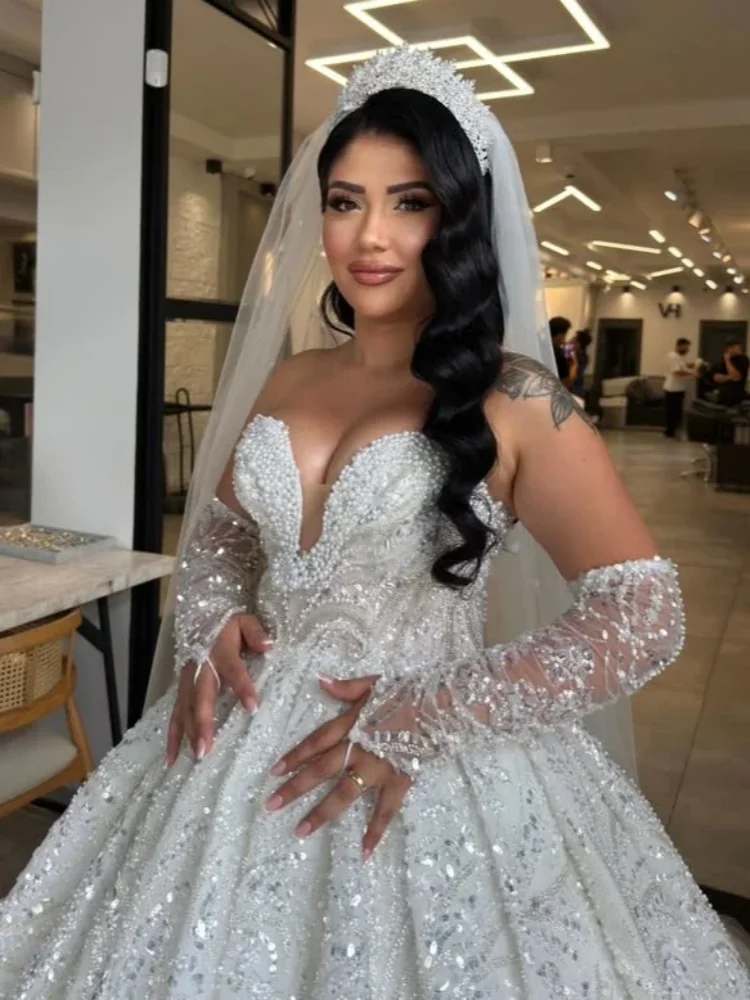 Customized Luxury Sweetheart Ball Dress Long Gloves Shining Beaded Lace Bride Dress Cathedral Train Princess Wedding Dress