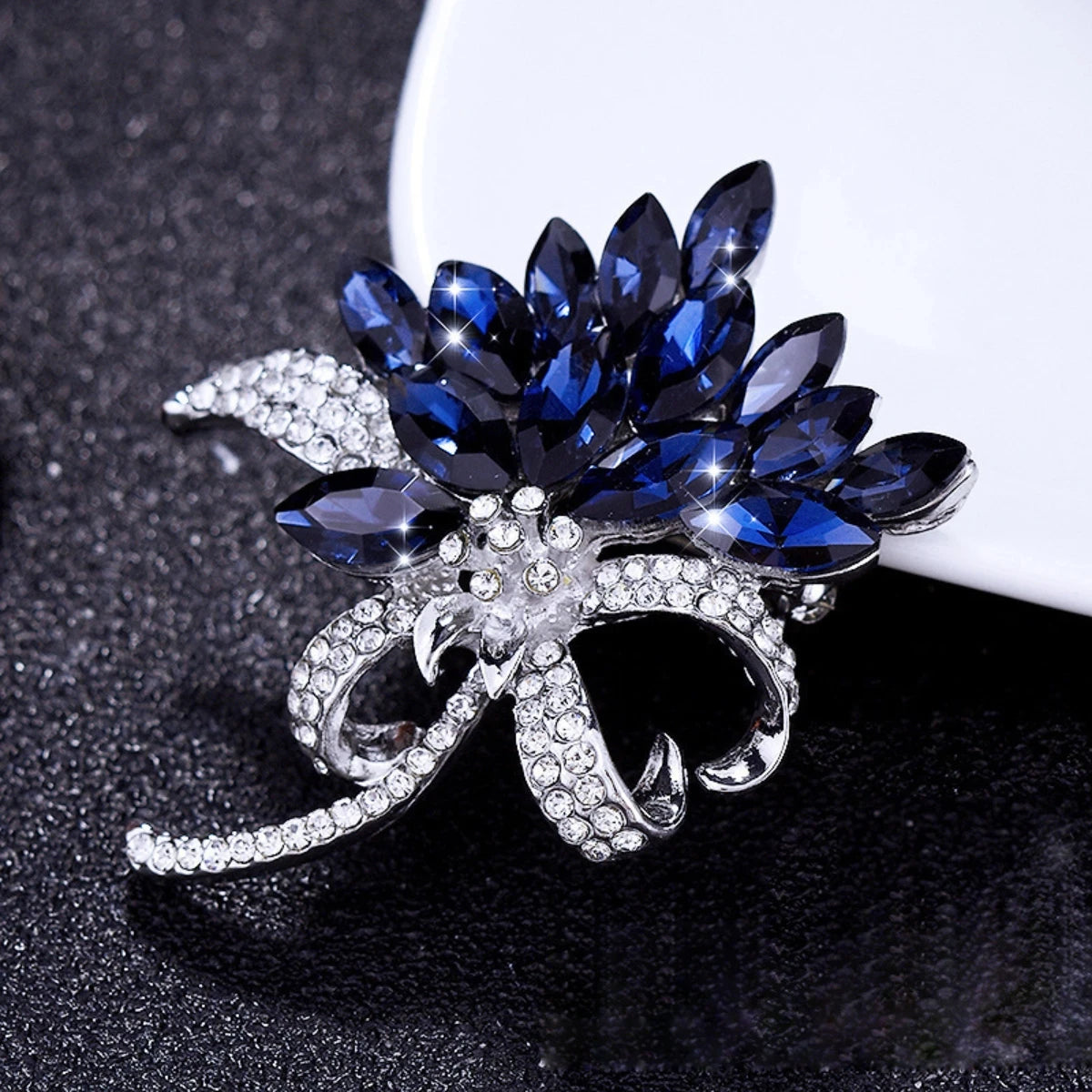 Cute butterfly brooch for women, sparkling and vibrant with forest style design, daily wear brooch accessories