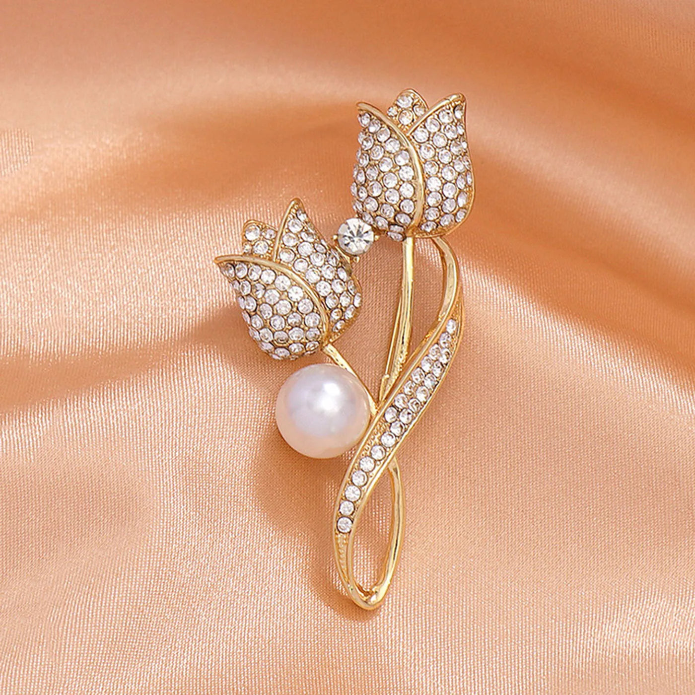 Cute butterfly brooch for women, sparkling and vibrant with forest style design, daily wear brooch accessories