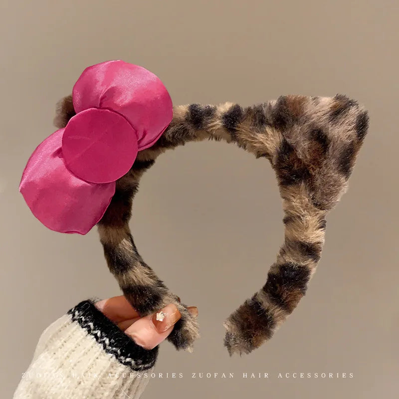 Hello Kitty Pink Bow Plush Headband  Women'S Cute and Comfortable Hair Accessory Suitable for Face Washing and Decoration