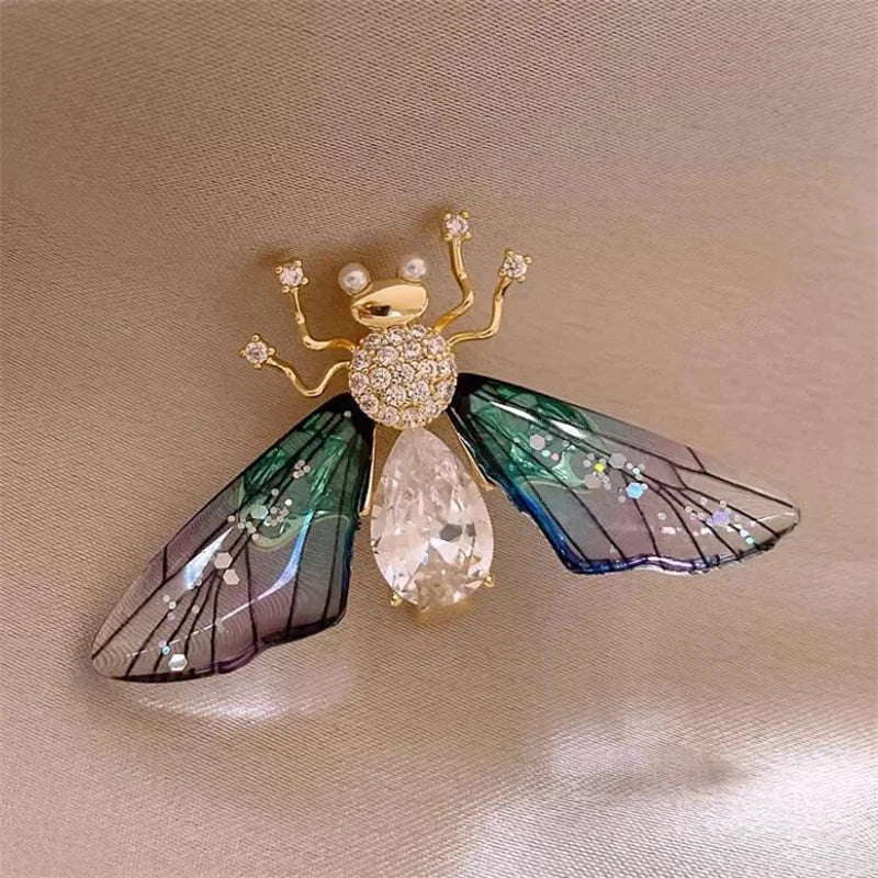 Cute butterfly brooch for women, sparkling and vibrant with forest style design, daily wear brooch accessories