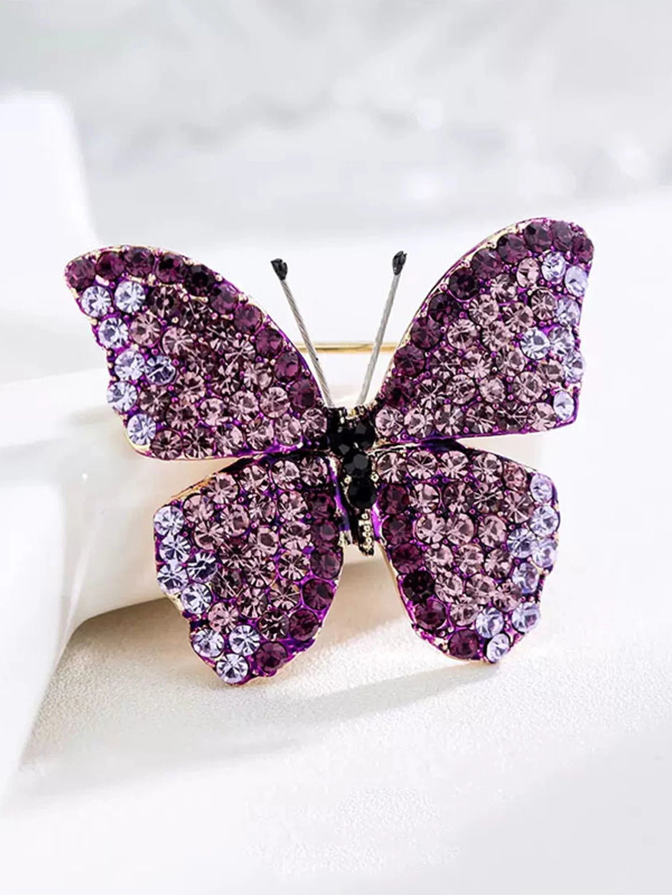 Cute butterfly brooch for women, sparkling and vibrant with forest style design, daily wear brooch accessories