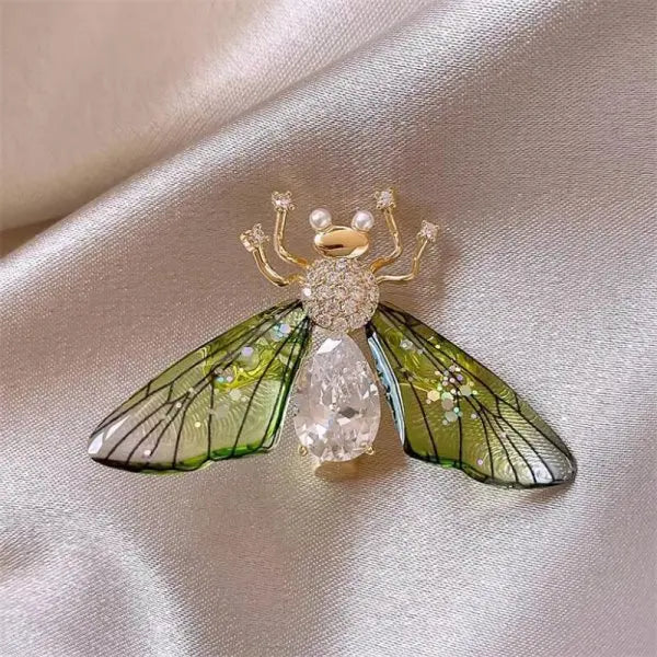 Cute butterfly brooch for women, sparkling and vibrant with forest style design, daily wear brooch accessories