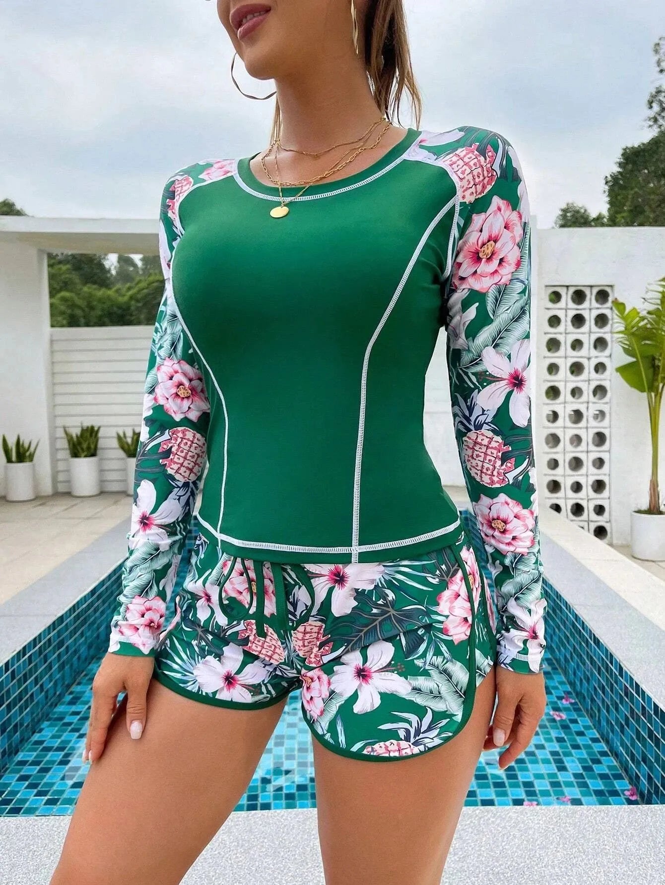 Long Sleeve Rash Guard Swimsuit Floral Print Shorts Two Piece Swimwear High Neck Slim Fit Bathing Suit Tropical Print